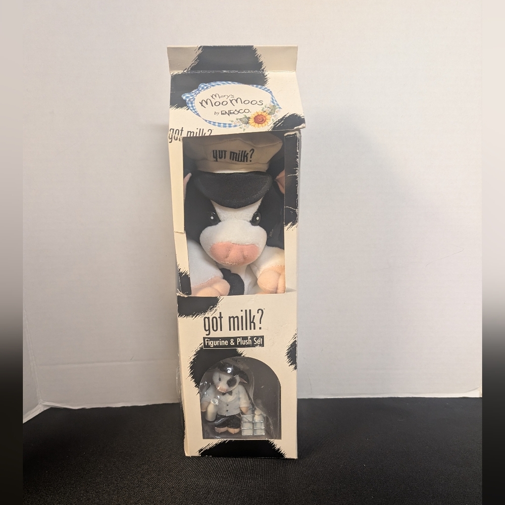 New 1999 Enesco Mary’s Moo Moos "Got Milk" Cow Figure Plush Set Lot Milkman